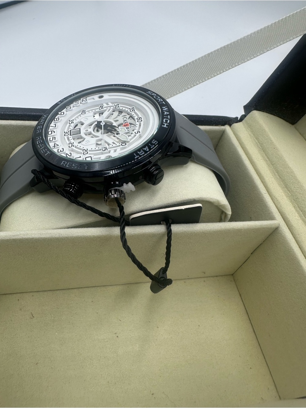 Three Cass Ray Men’s Sports Watch with the display case included - Picture 9 of 13